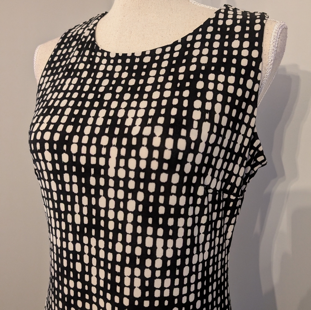 NWT Tommy Hilfiger Printed Stretch Sheath Dress size 4 Pullover Sleeveless Dress